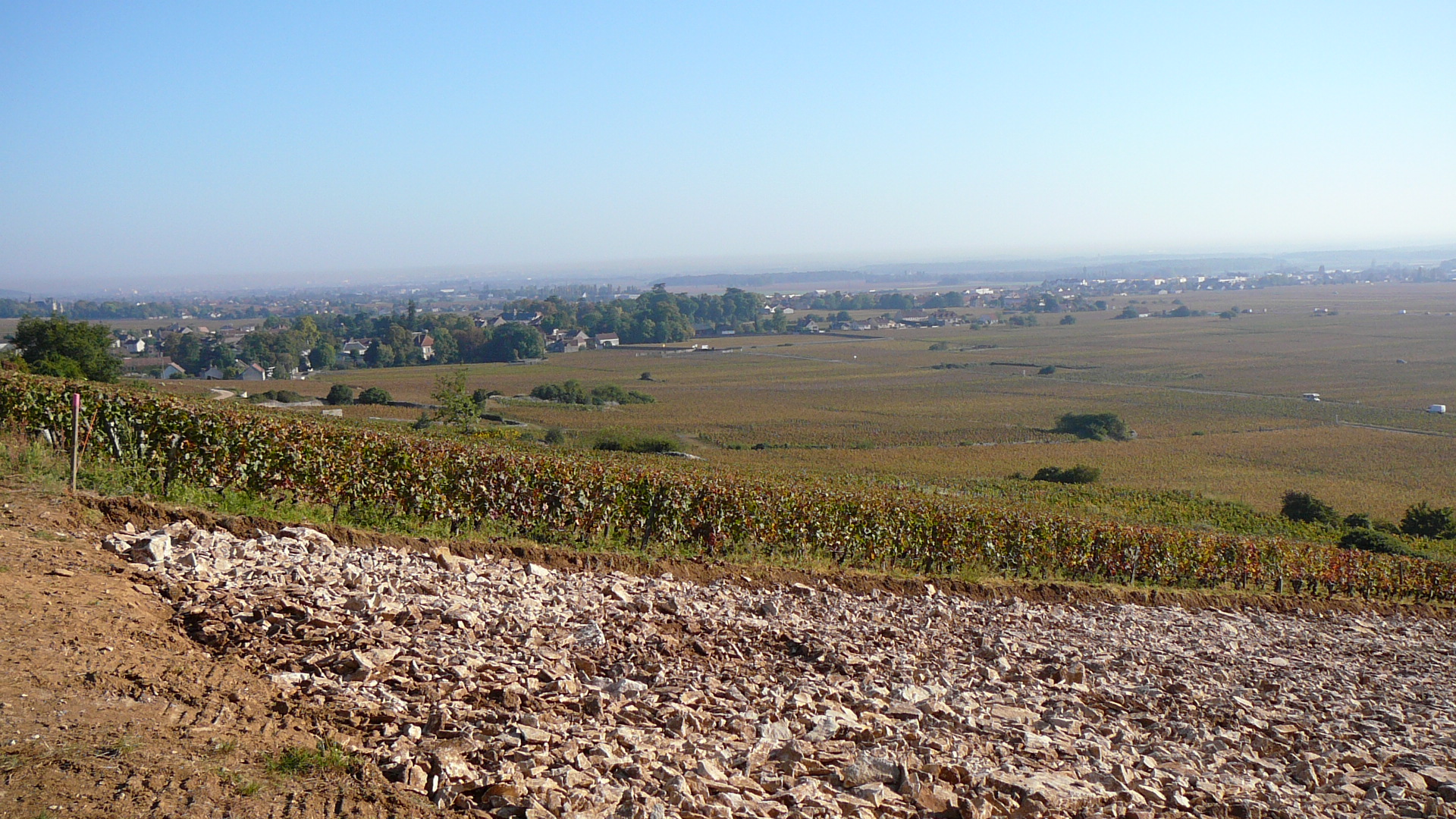 Gevrey-Chambertin au loin