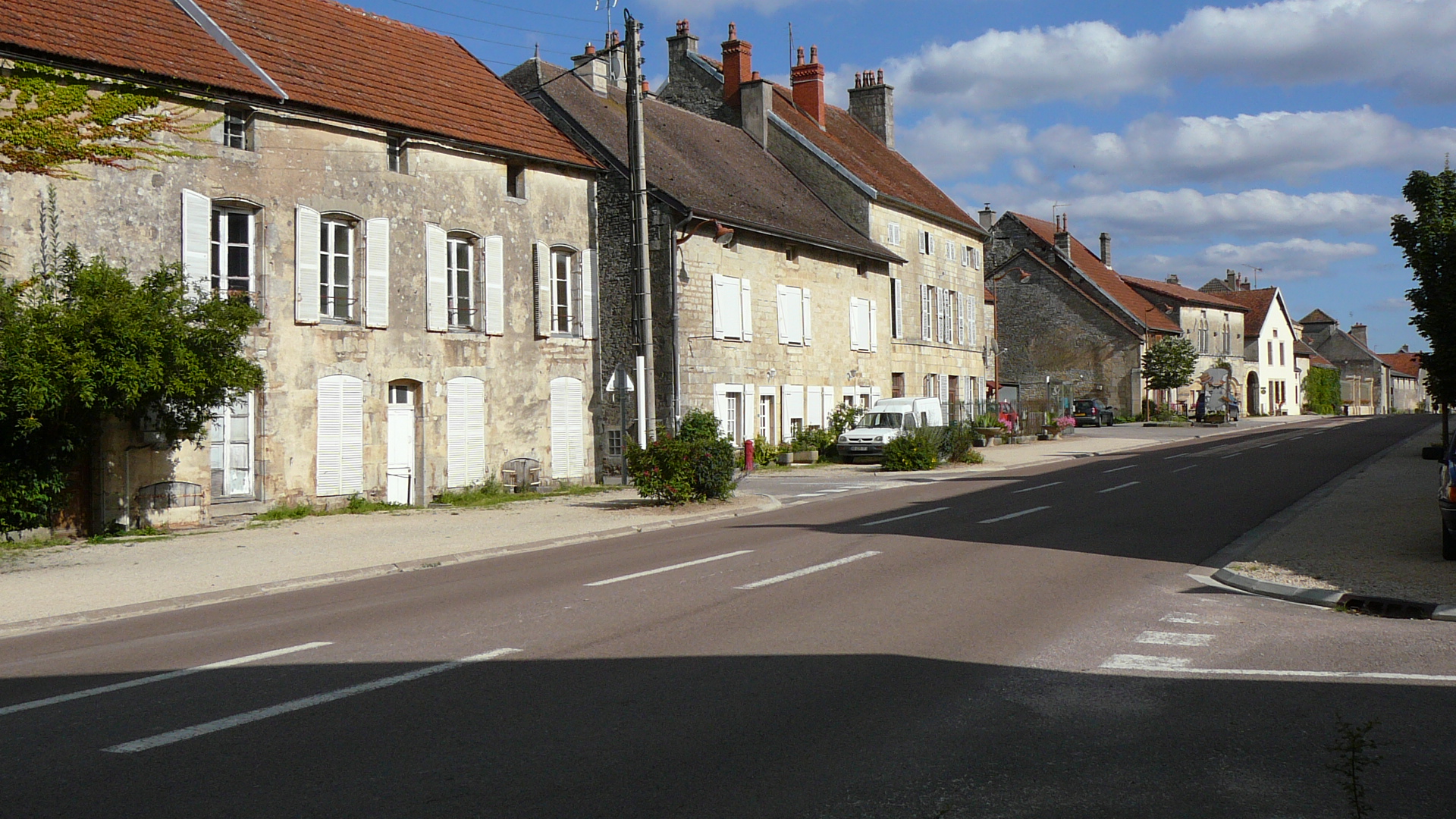 La rue principale de Chanceaux