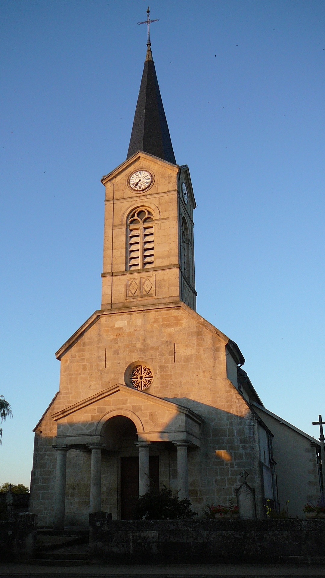 Eglise de Chanceaux au petit matin