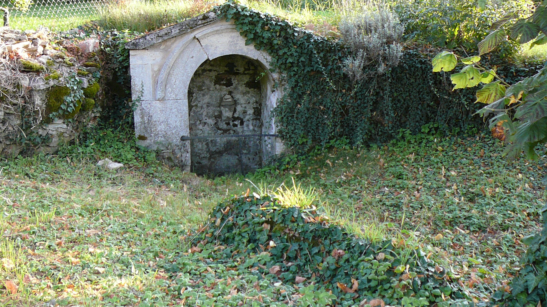 Fontaine dans le val de la Lavillotte