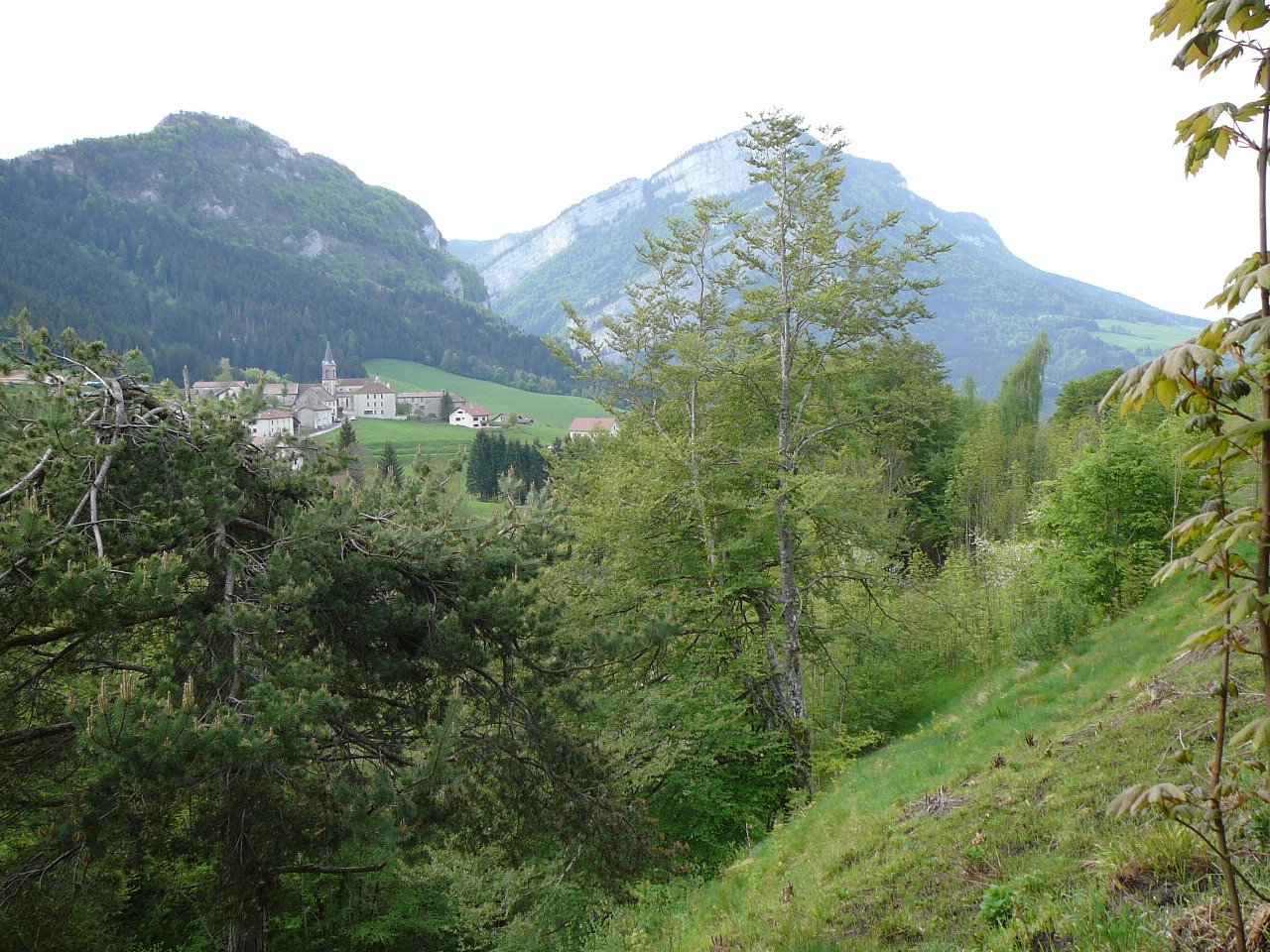 Rencurel et les Rochers de Chalimont -  