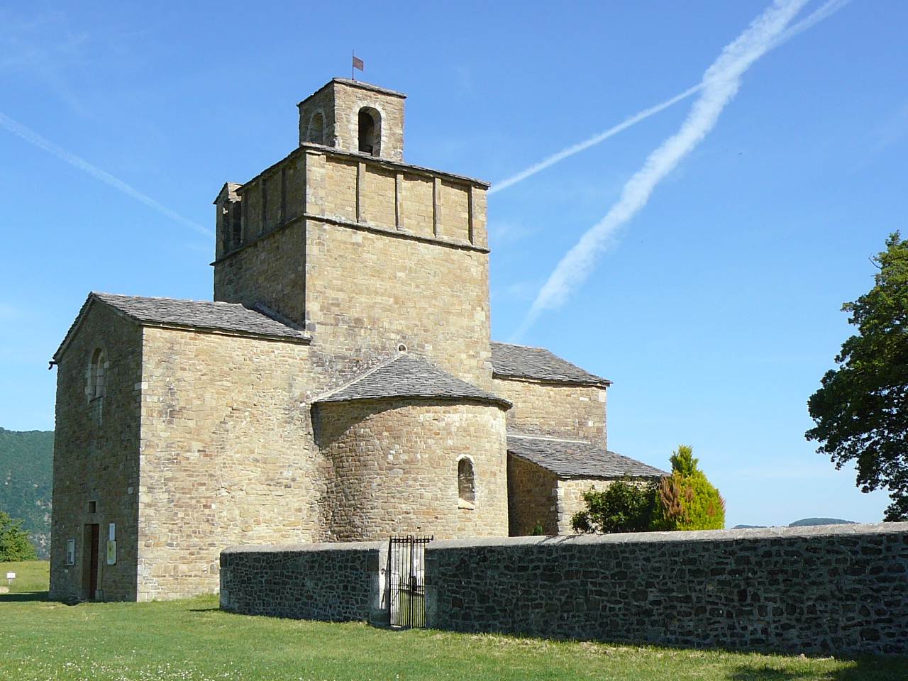 Bourdeaux - La Roche-Saint-Secret Eglise Saint-Pierre-et-Saint-Paul 
